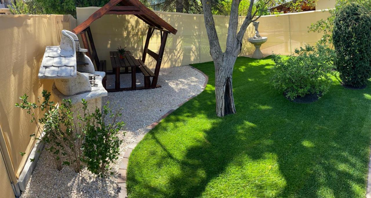 Villa Relax Apartman Gardony Luaran gambar